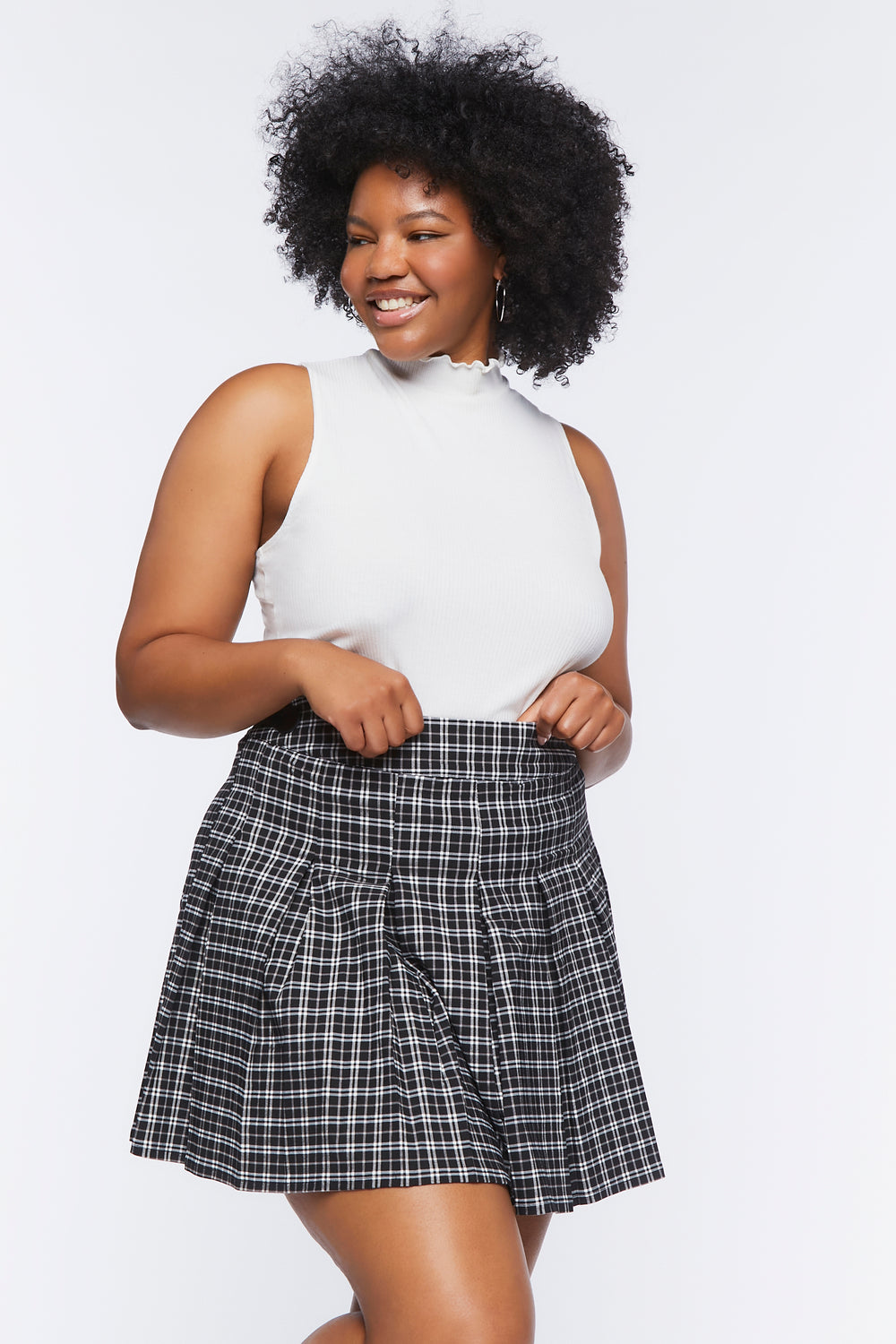 Plus Size Pleated Plaid Mini Skirt Black