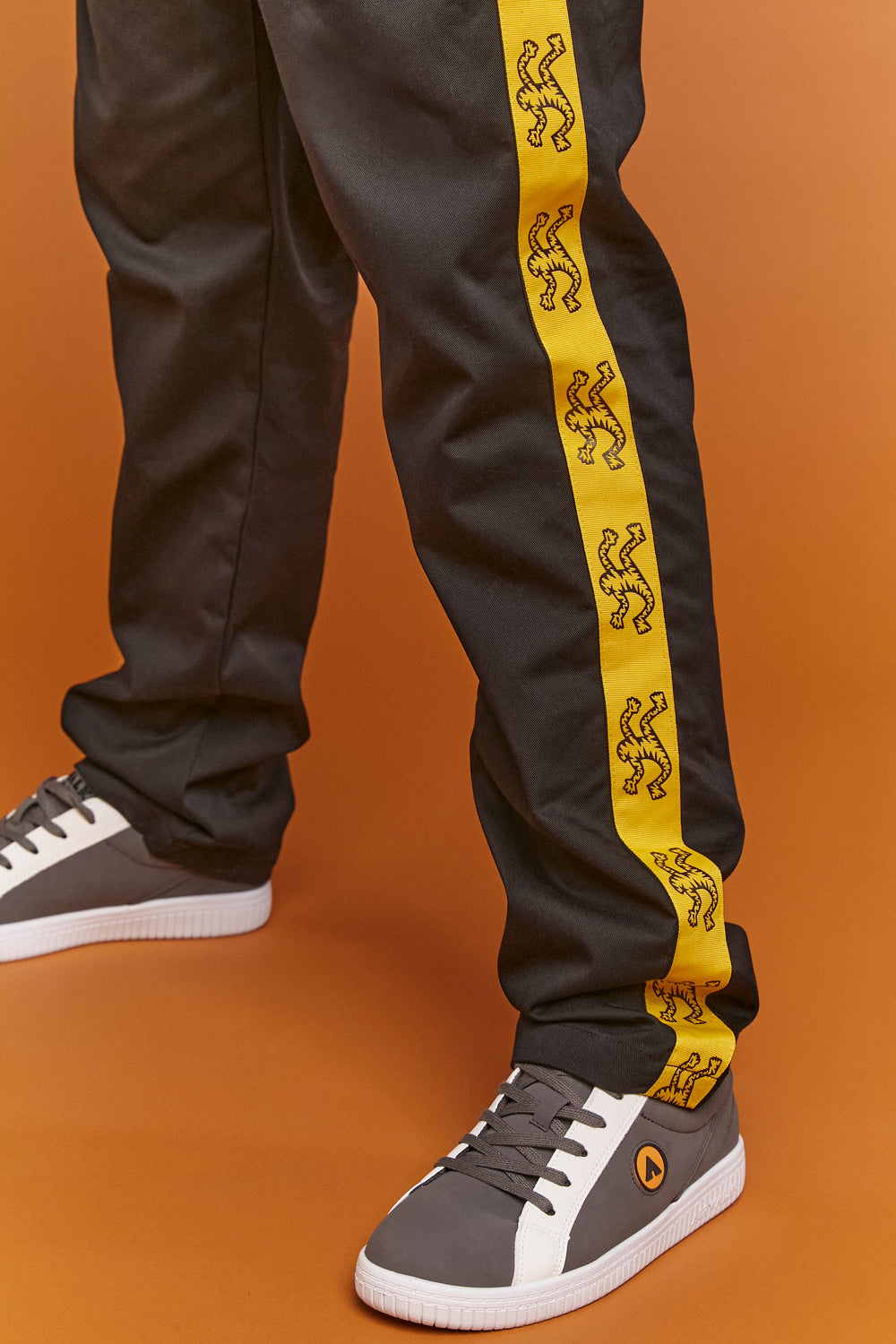 Airwalk Logo Trim Pants Black