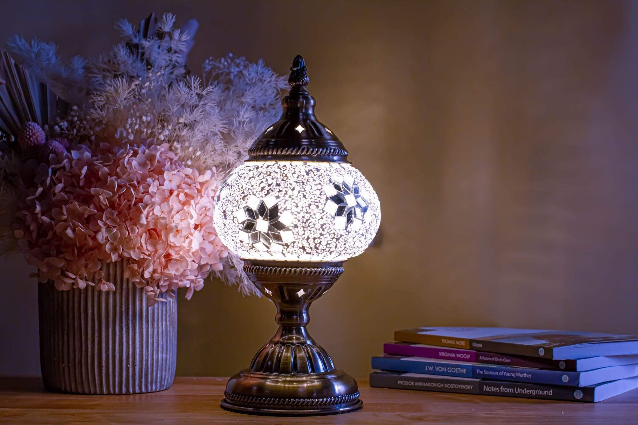 snowdrop table lamp