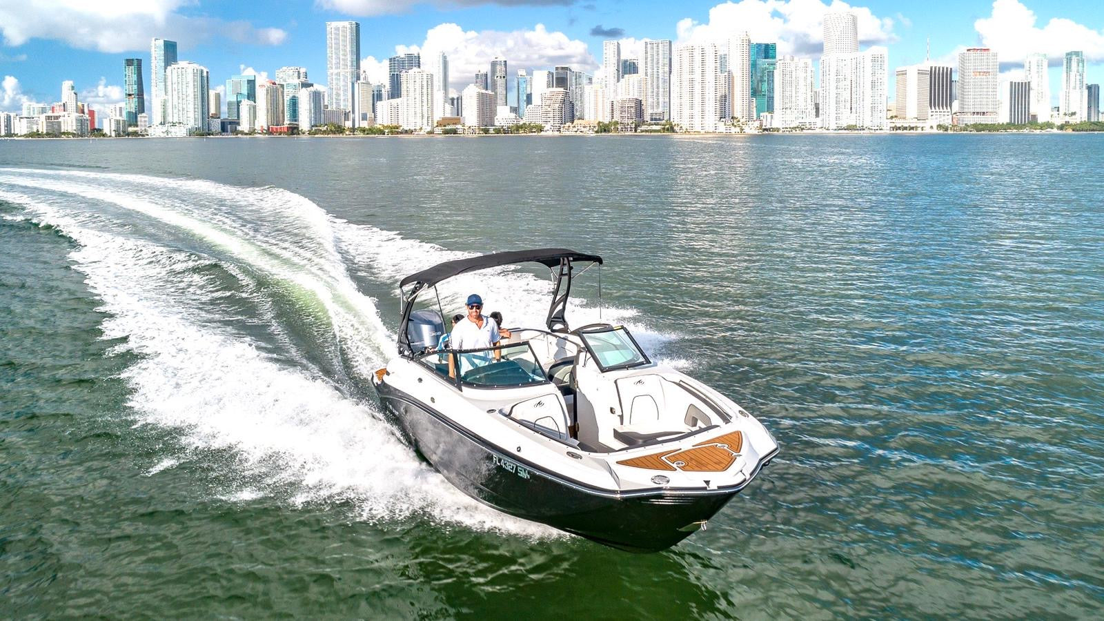 Vip Boat Rental Miami | Luxury Boat rentals in Miami | Luxury Yacht rental Miami – Miami VIP Boat rental