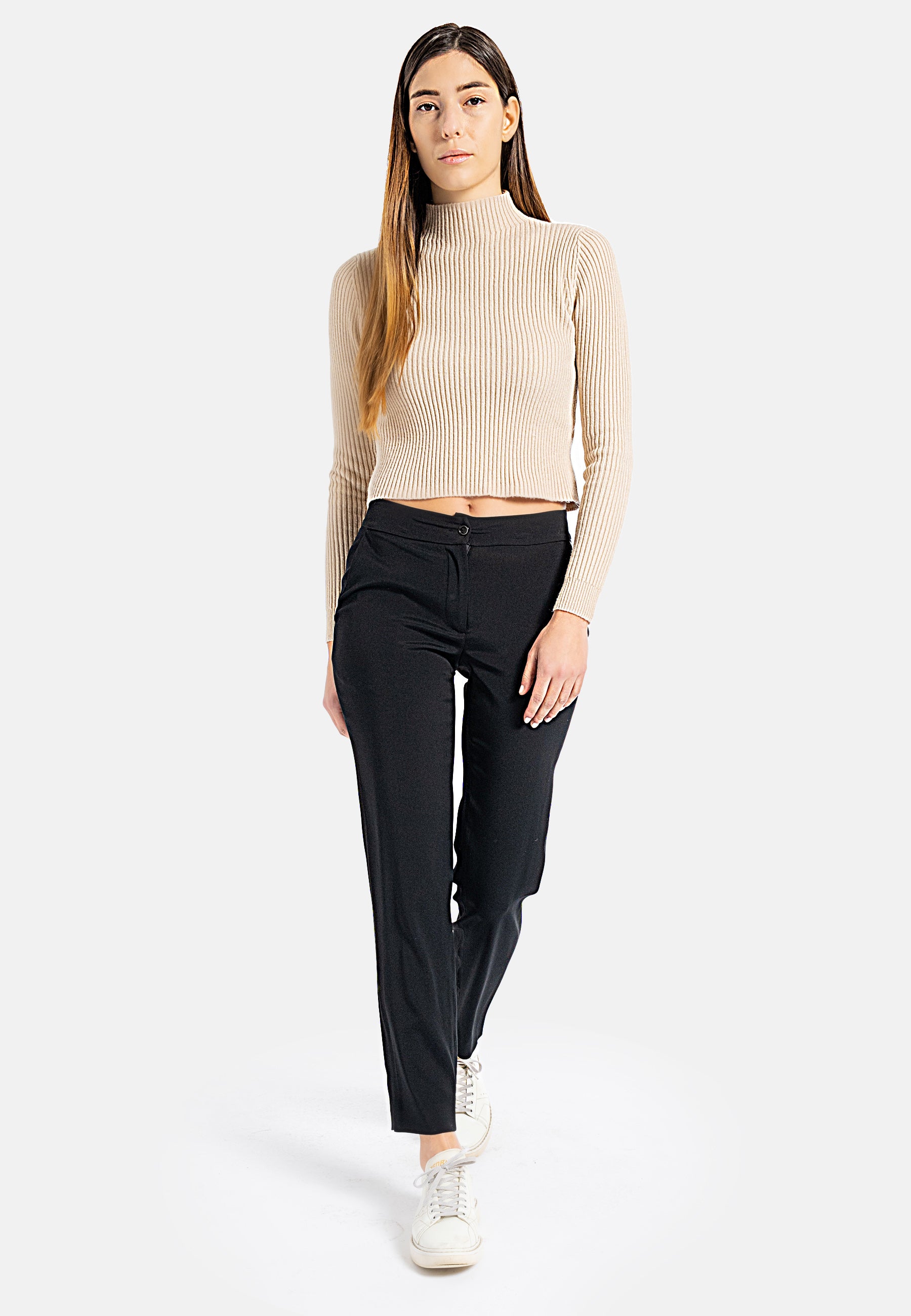 black pants with side pockets