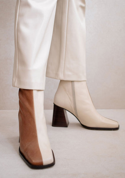 ALOHAS South Bicolor Ankle Boots