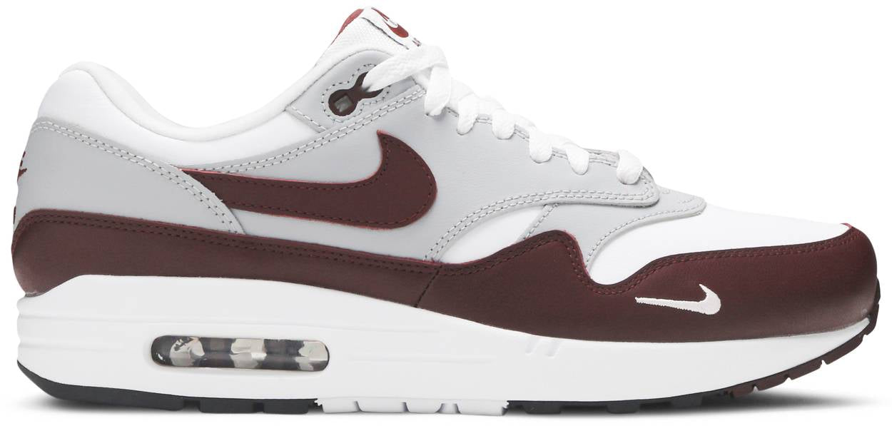 burgundy and white air max 1