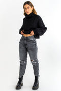 Suéter de punto, tejido de cable, fit oversized, cuello alto con doblez, hombro caído, manga larga, rib en borde de cuello, puños y bajo.