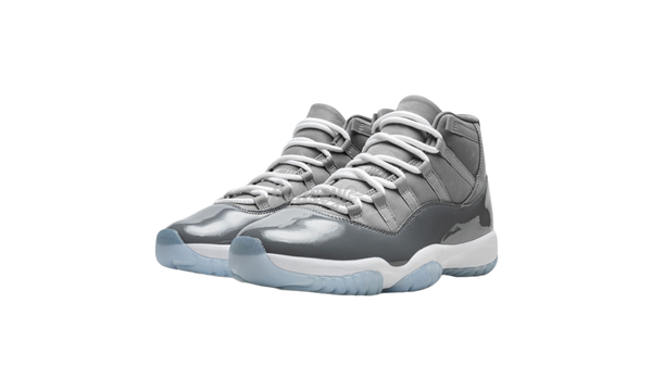 Running down this pair of Retro "Cool Grey" 2021