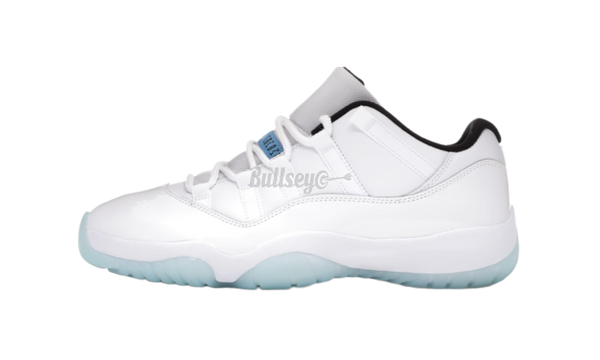 Running down this pair of Retro Low "Legend Blue"-Bullseye Sneaker emulate Boutique
