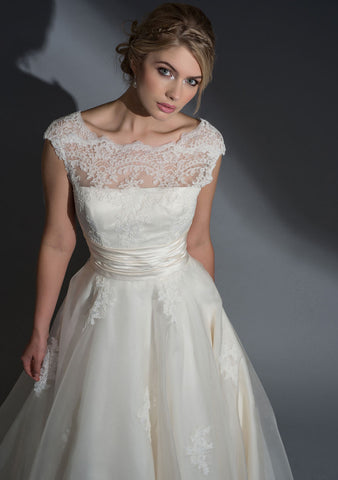 Tea length retro style wedding dress