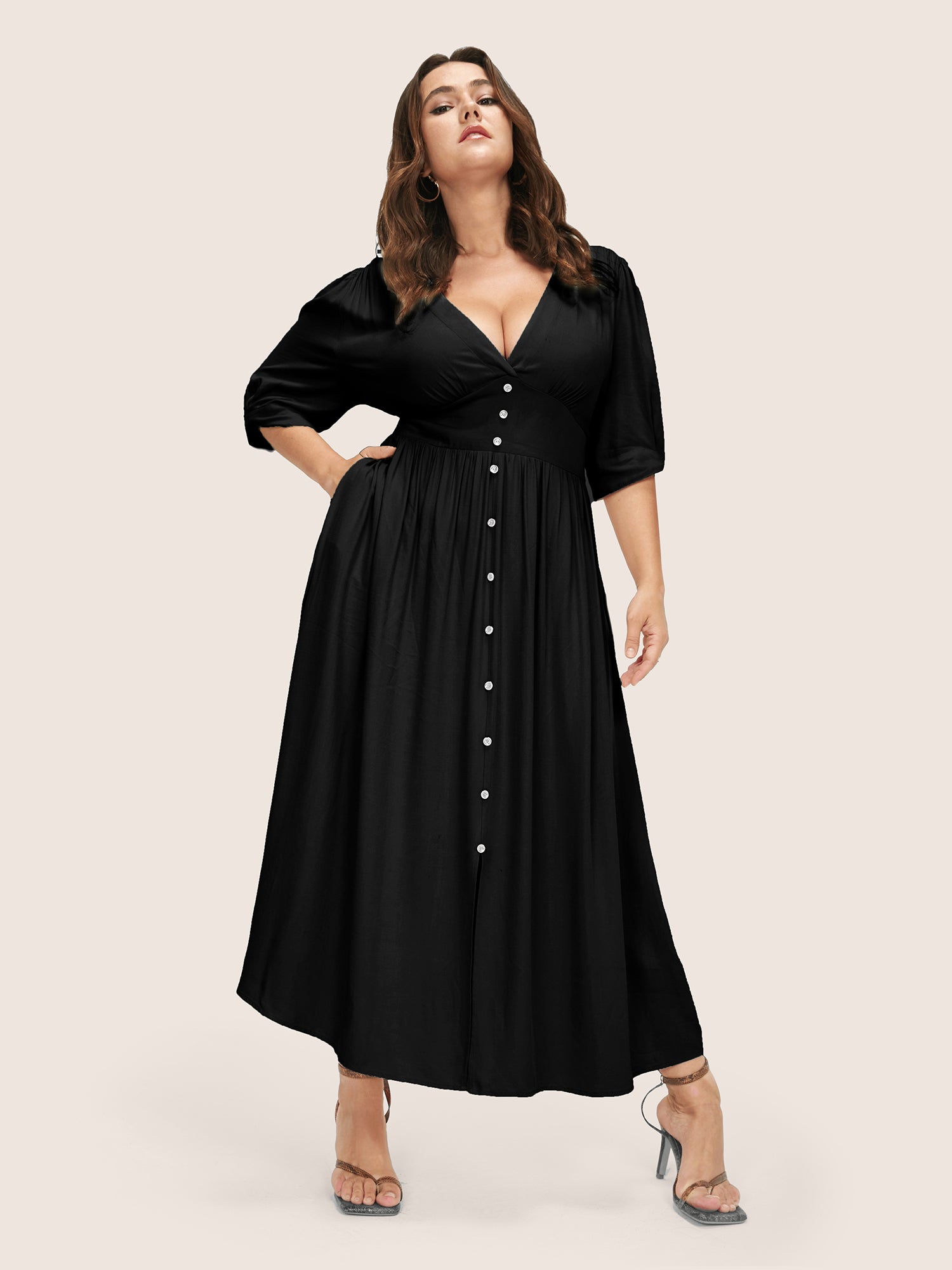 

Plus Size Women Vacation Plain Gathered Regular Sleeve Half Sleeve V-neck Pocket Resort Dresses BloomChic, Black