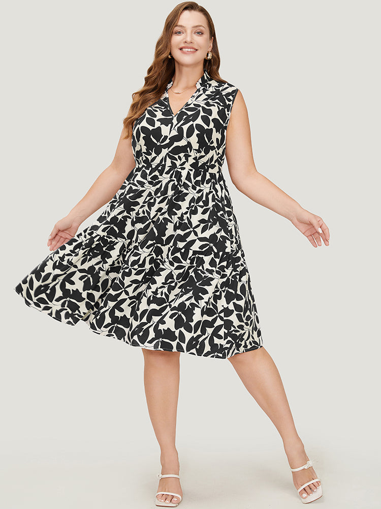 

Plus Size Women Everyday Silhouette Floral Print Tiered Sleeveless Sleeveless Stand-up collar Pocket Elegant Dresses BloomChic, Black