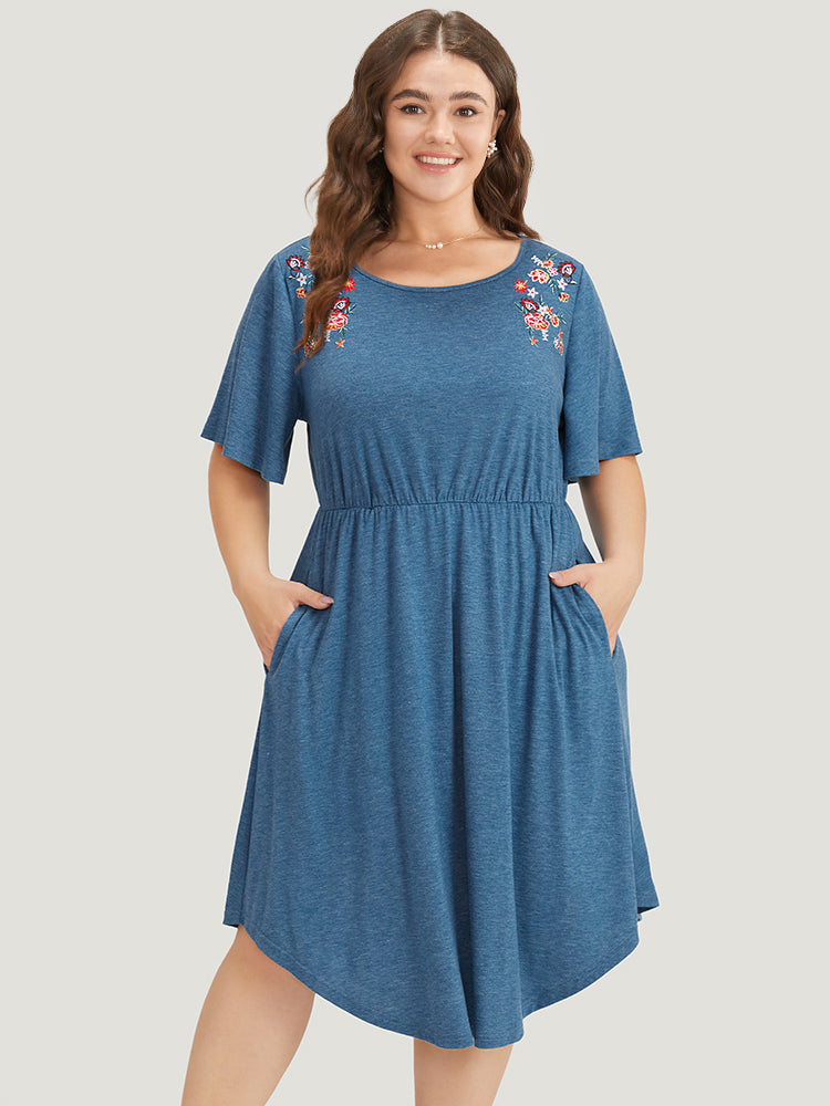 

Plus Size Women Dailywear Graphic-Natural Gathered Regular Sleeve Short Sleeve Round Neck Pocket Casual Dresses BloomChic, Cerulean