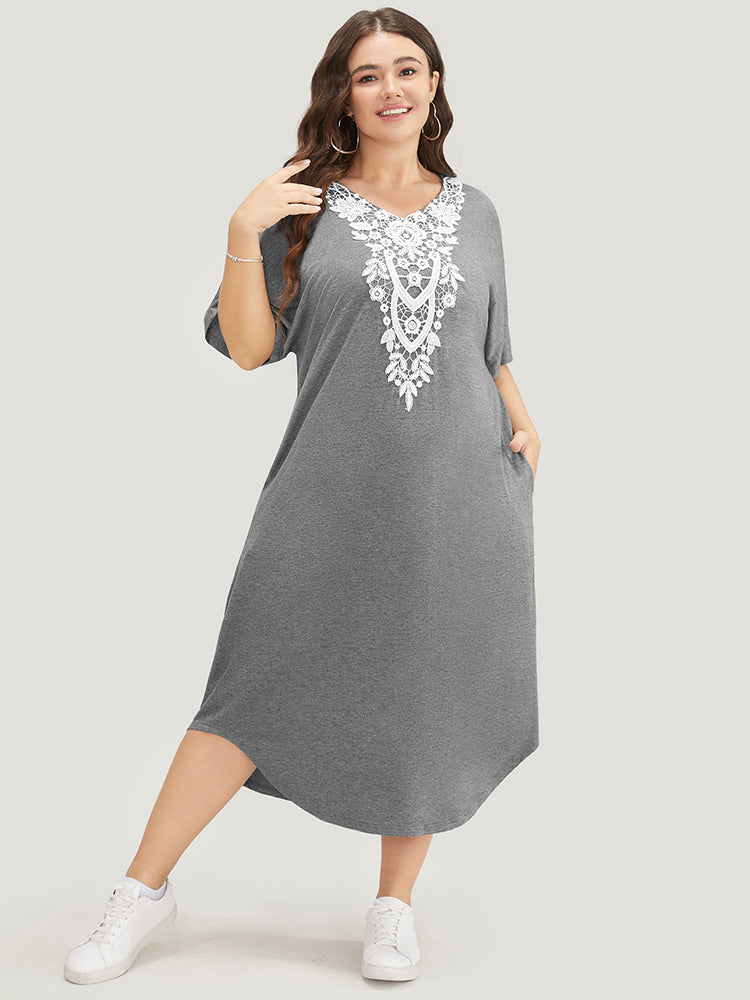 

Plus Size Women Dailywear Plain Arc Hem Dolman Sleeve Short Sleeve V Neck Pocket Casual Dresses BloomChic, Dark gray