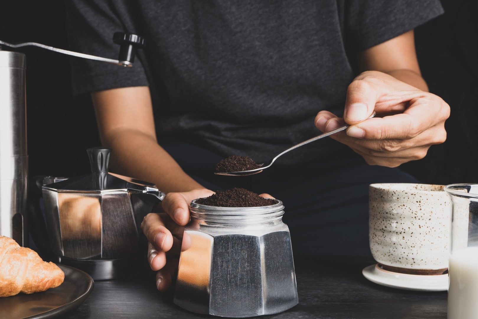 how-many-scoops-of-coffee-go-in-each-cup