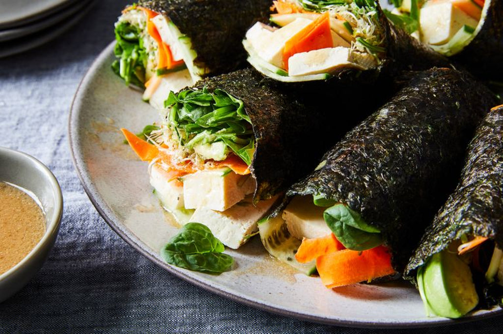 Seaweed Wraps with Quinoa and Fresh Vegetables Fillings