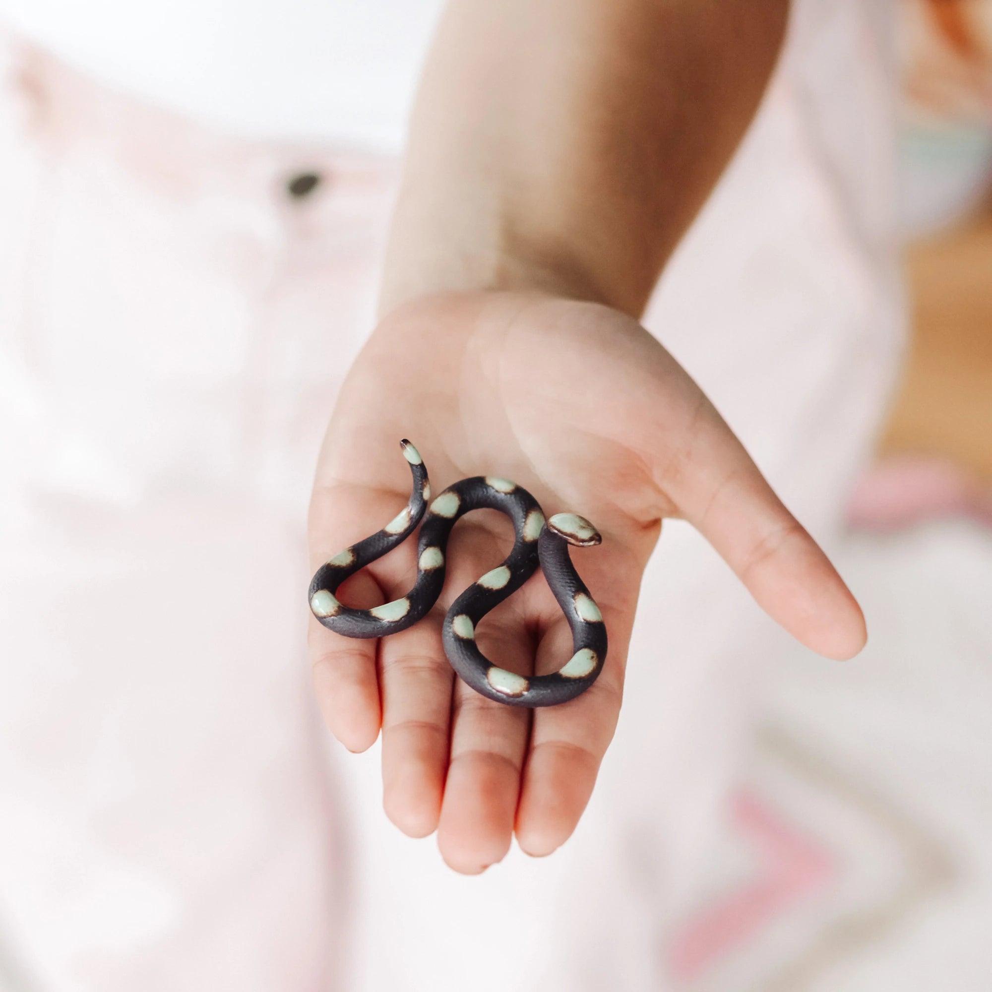 Carter & Rose Small Ceramic Snake