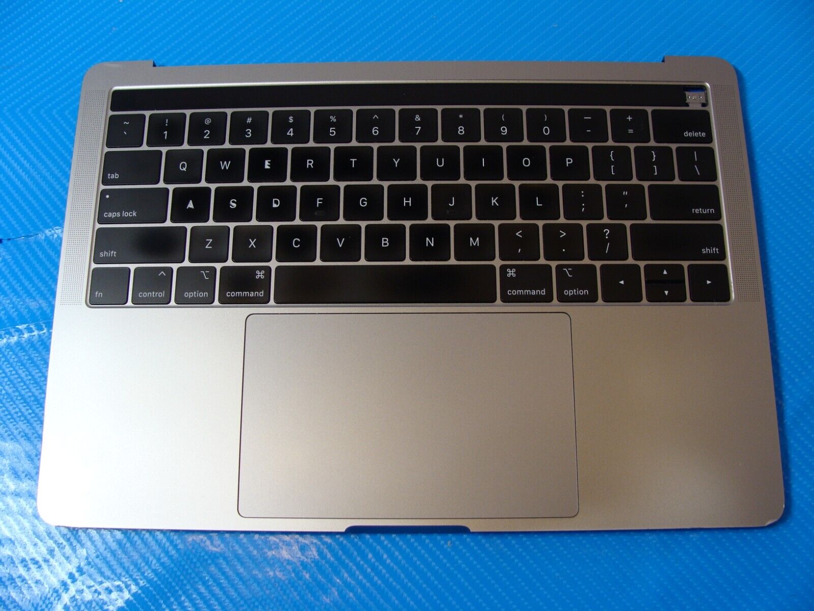 MacBook Pro A1989 13