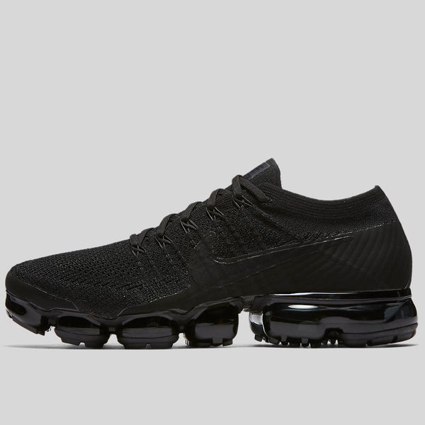 nike vapormax black flyknit