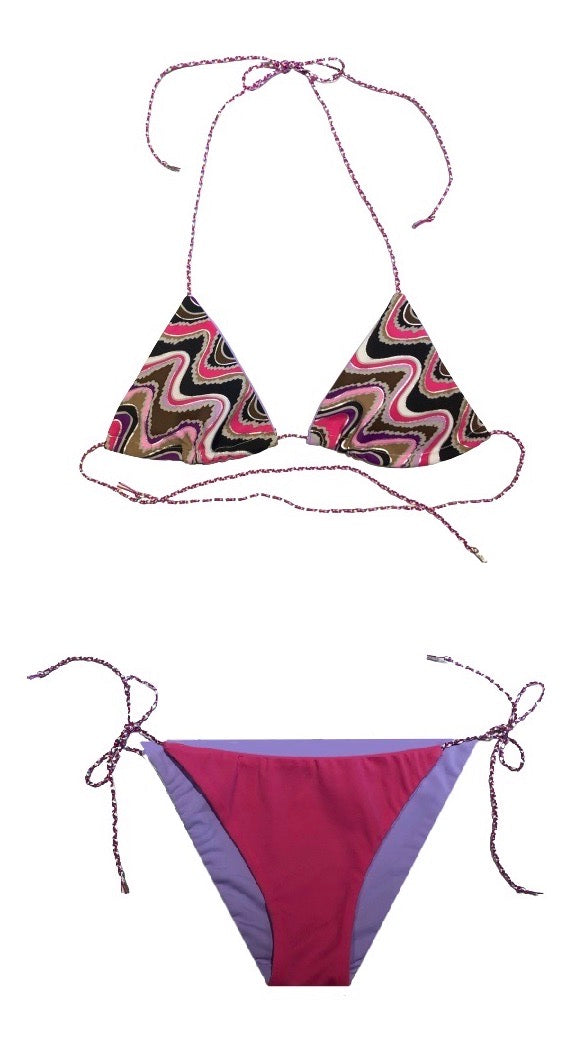 Bikini triangular con estampado geométrico rosa y metalizado plata. Luz Cian
