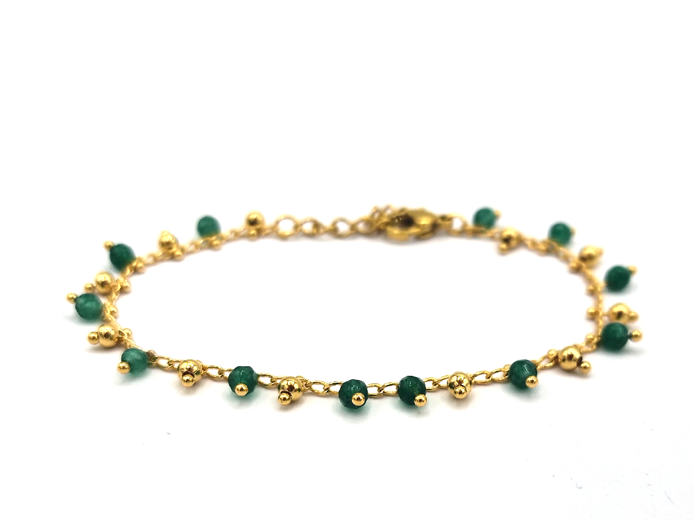 overhandigen dynamisch Het hotel Armband Emerald groene en gouden hangers – Blossom Sieraden