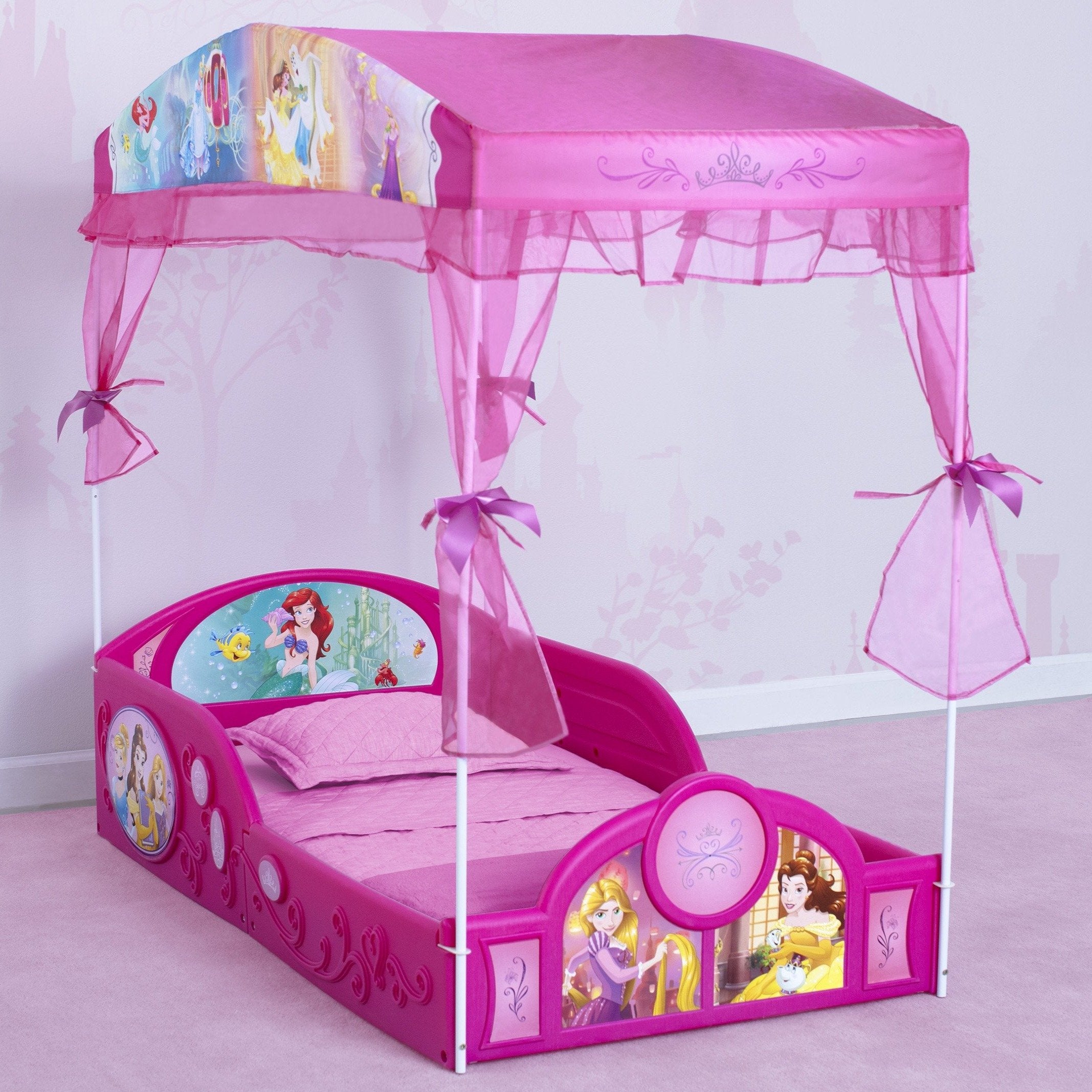 Een bezoek aan grootouders weer nakomelingen Disney Princess Plastic Sleep and Play Toddler Bed | Delta Children