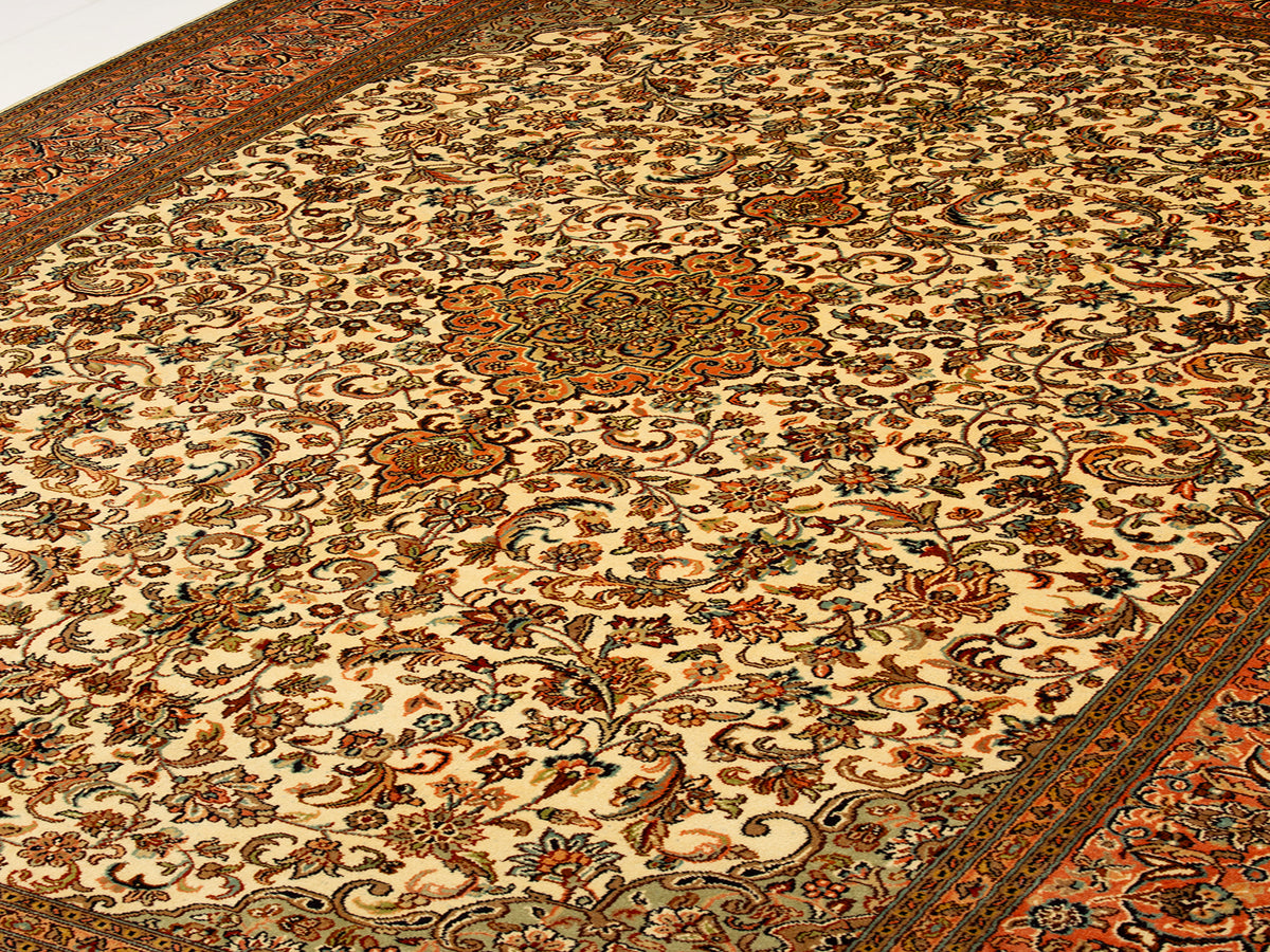 Percentage scheren bevestigen Zijden Tapijten | Meden & Perzen – Meden & Perzen Perzische en Oosterse  tapijten