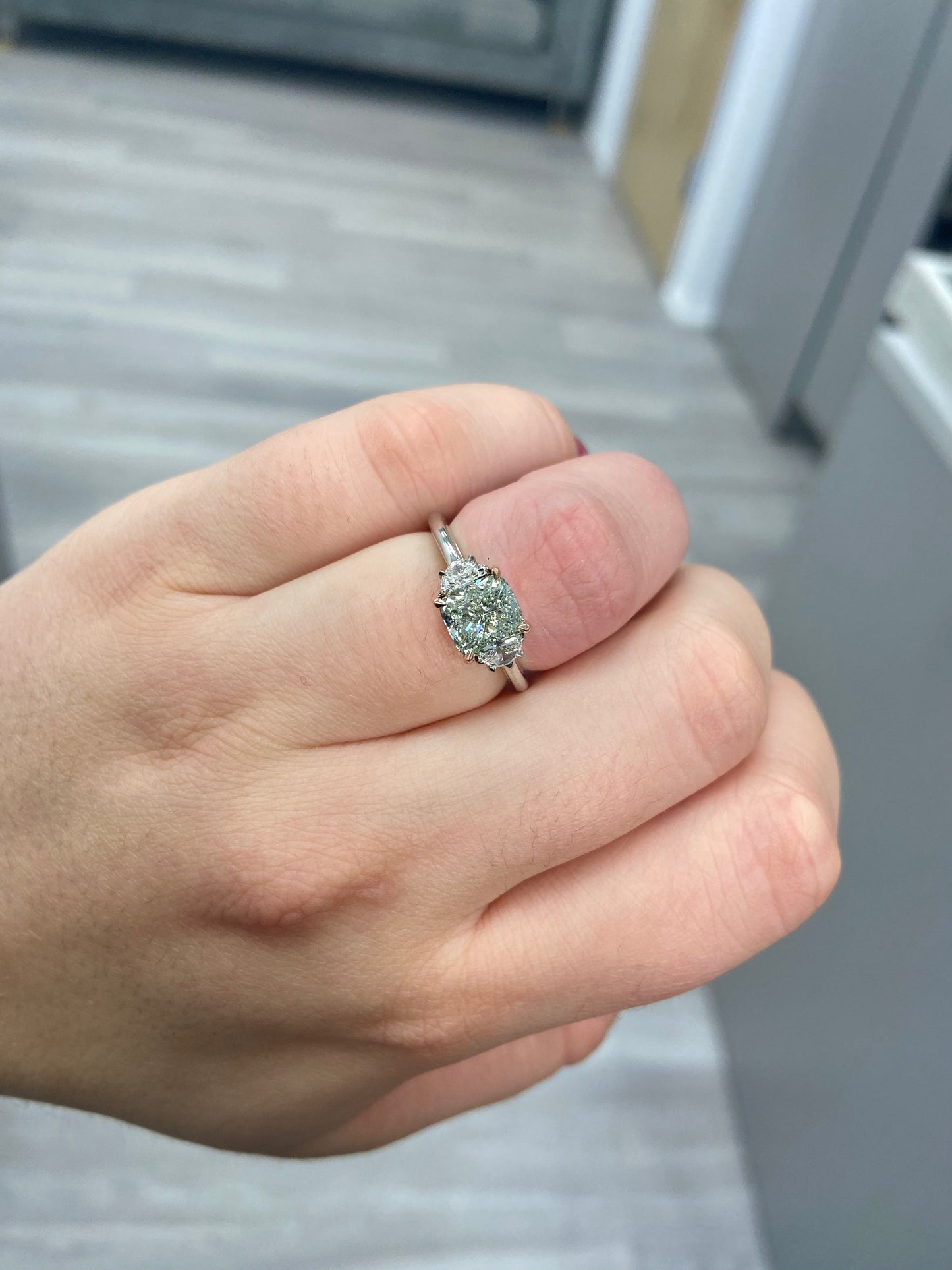 green diamond cushion. green diamond ring.Green diamond like Jennifer Lopez. JLO Green diamond. JLO Green.