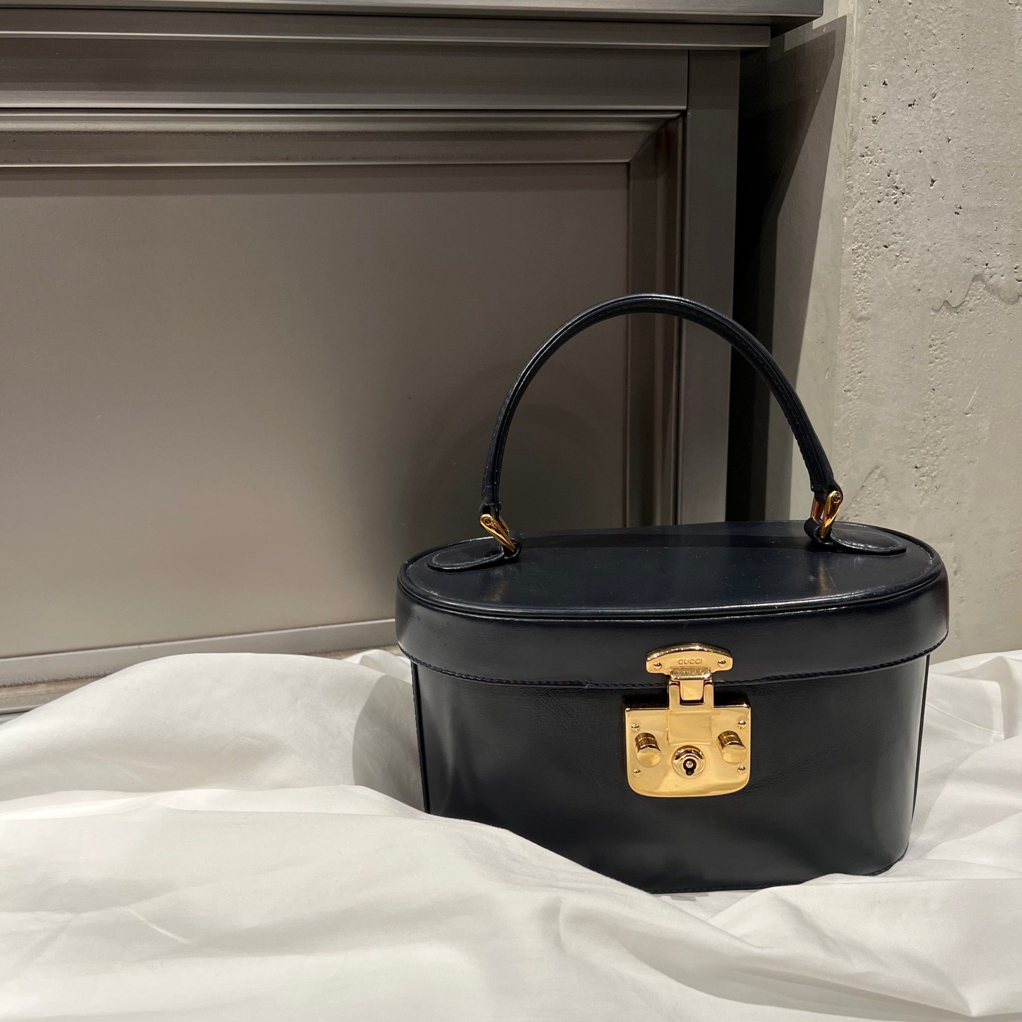 レザー GUCCI グッチ ハンドバッグ バニティ レディロック レザー