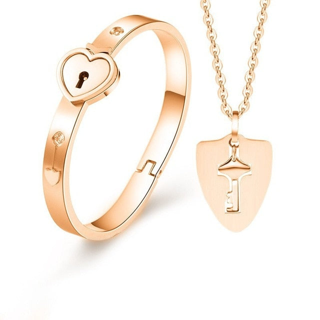 love lock necklace and bracelet