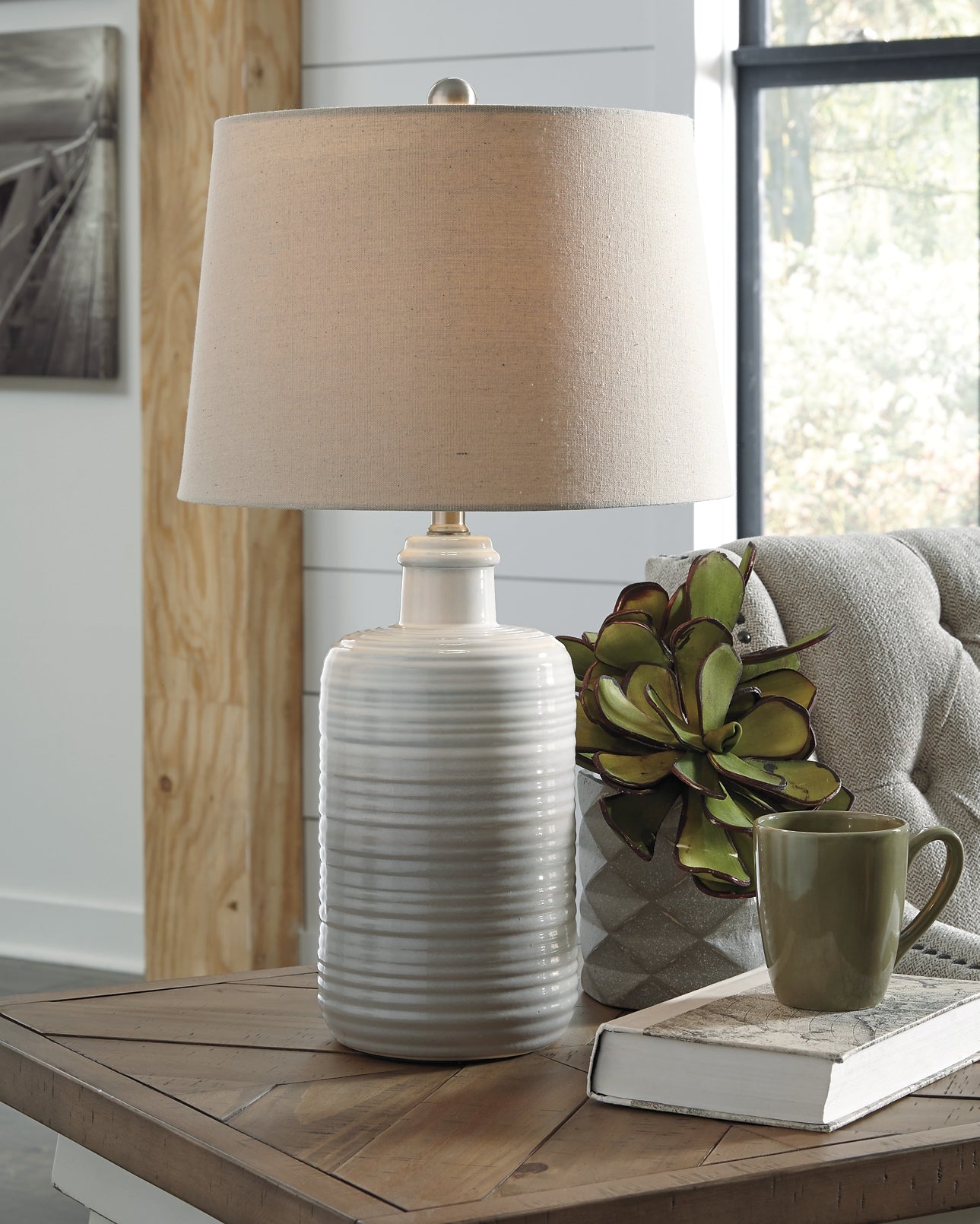 schuld Laan De daadwerkelijke Marnina Ceramic Table Lamp (2/CN) – Better Homes Furniture and Floor  Coverings