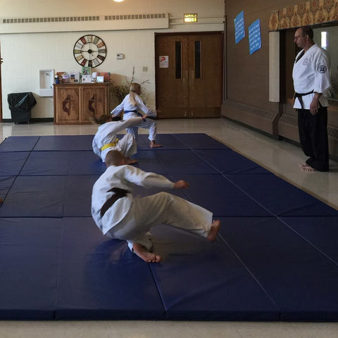 ju-jitsu class folding floor mats 