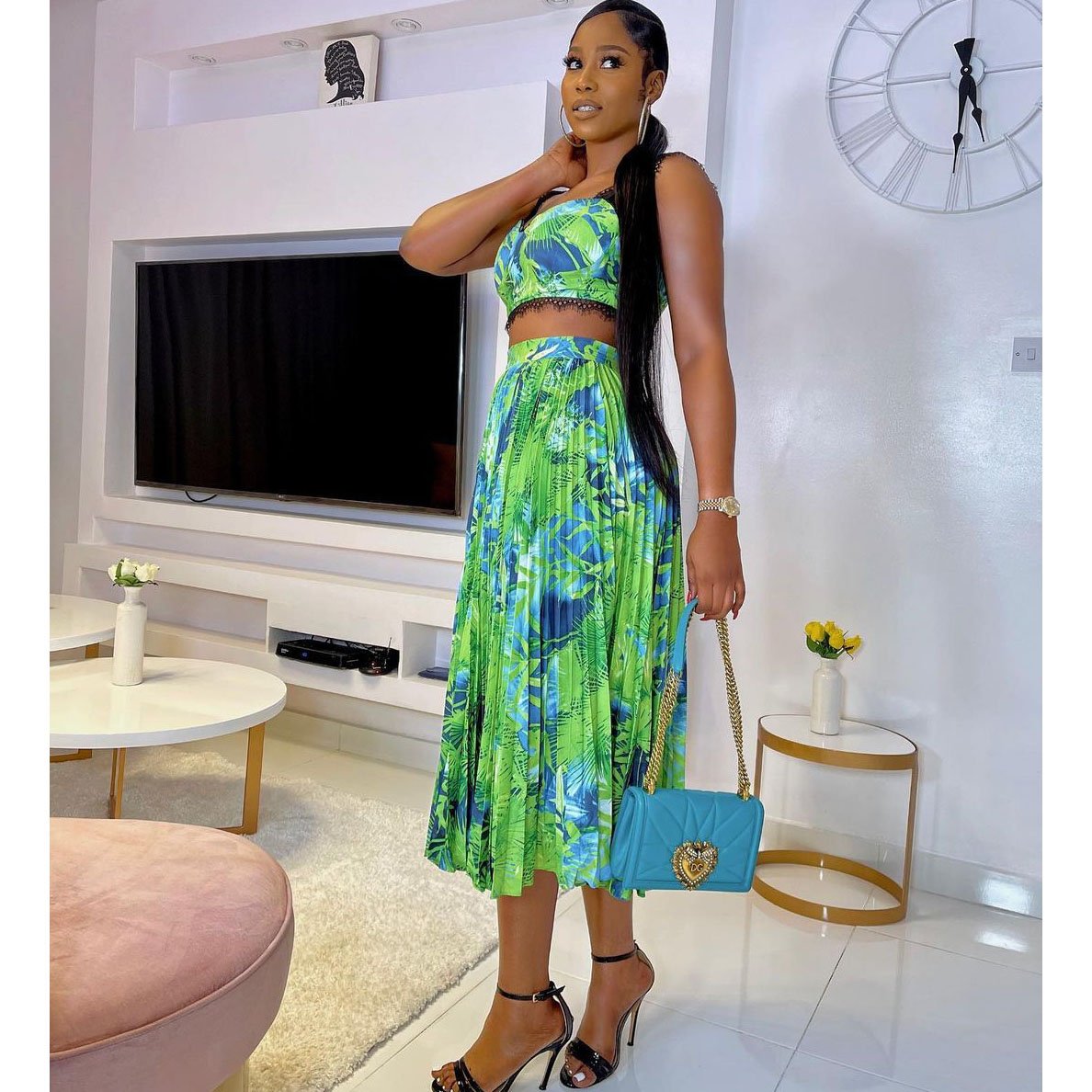 Two Pieces Sets Women Spaghetti Strap printed Top & High Waist Pleated