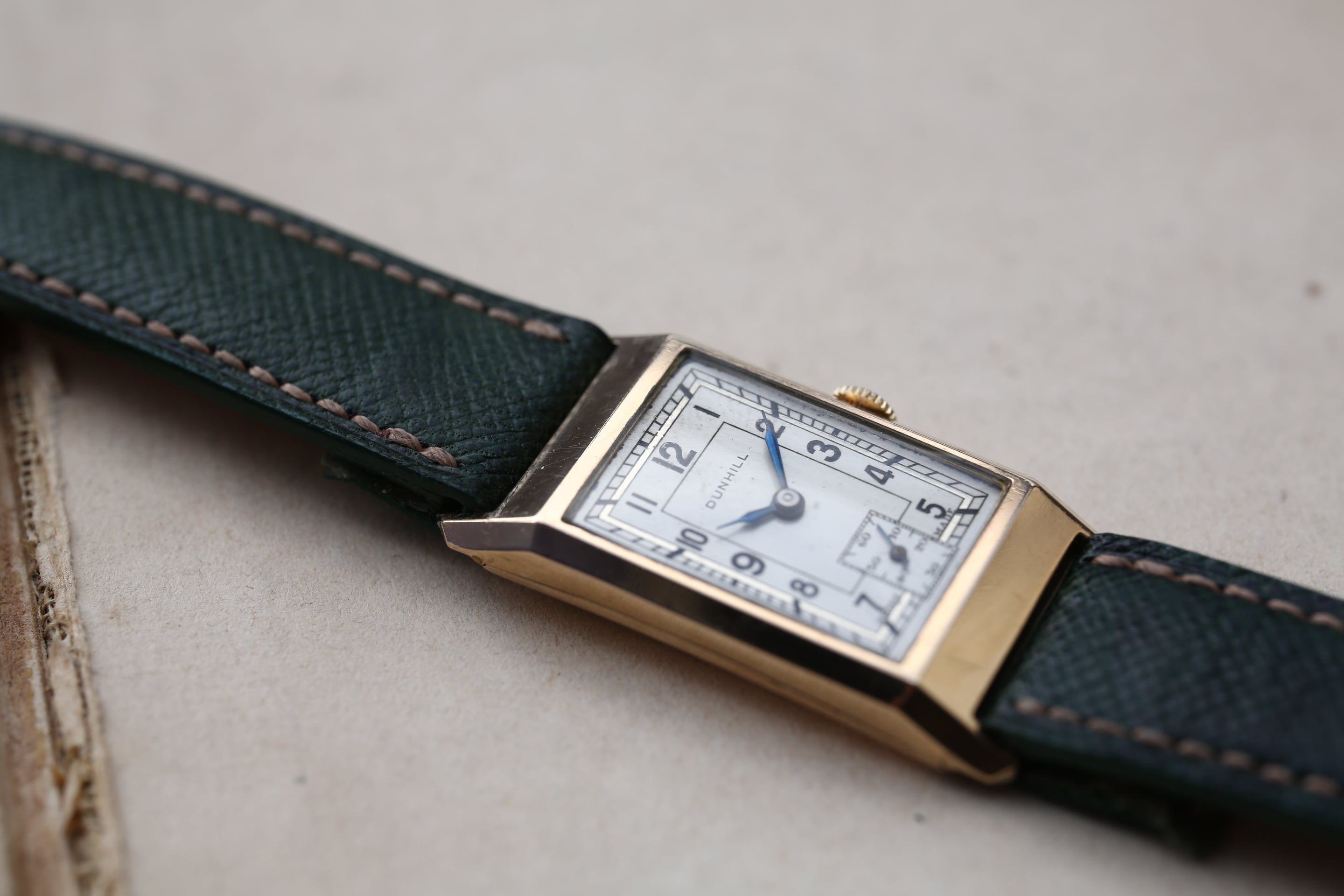 DUNHILL 1930’s Rectangular Solid gold 9k Hand-winding Cal.135