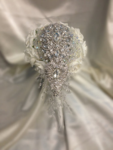 Crystal and rose brooch  bouquet