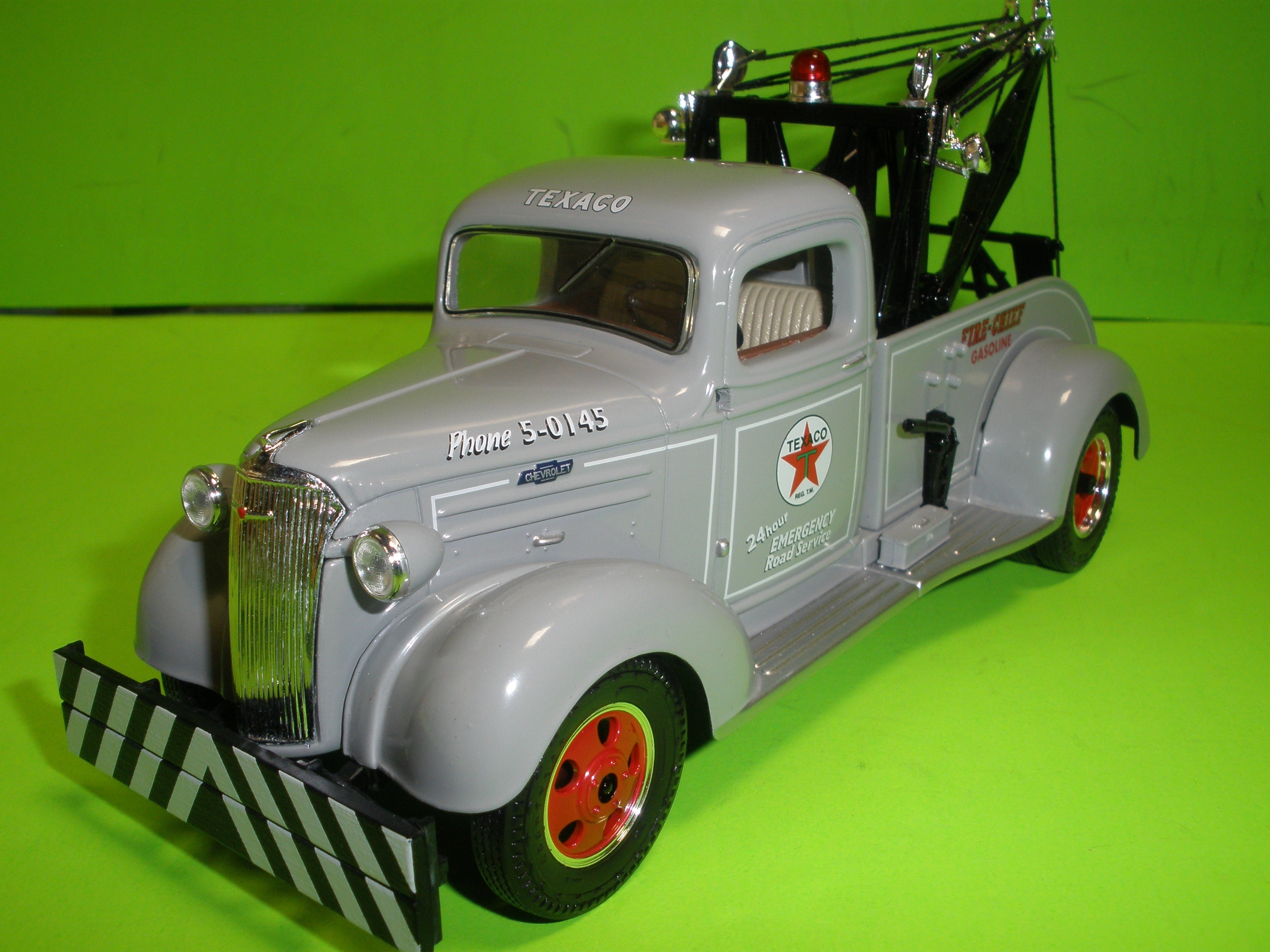 Texaco Emergency Road Services 1937 Chevrolet Tow Truck – Texaco