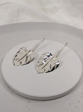 Load image into Gallery viewer, MONSTERA EARRINGS REGULAR 