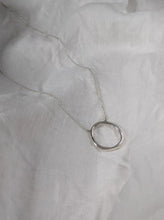 Load image into Gallery viewer, ORGANIC CIRCLE NECKLACE 