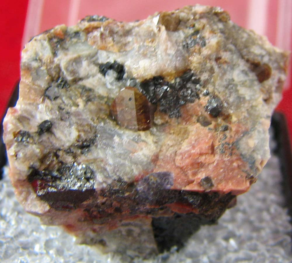 Zircon,Thalenite