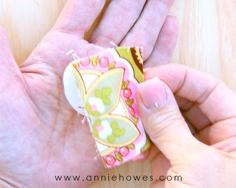 How to make fabric pendant jewelry.