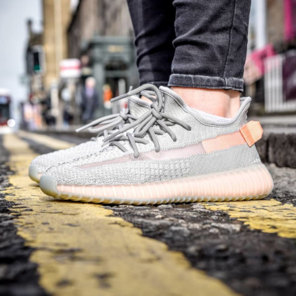 YEEZY BOOST 350 V2 TRFRM –