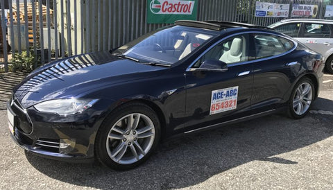 Gecko Grippers Helps Tesla Taxi