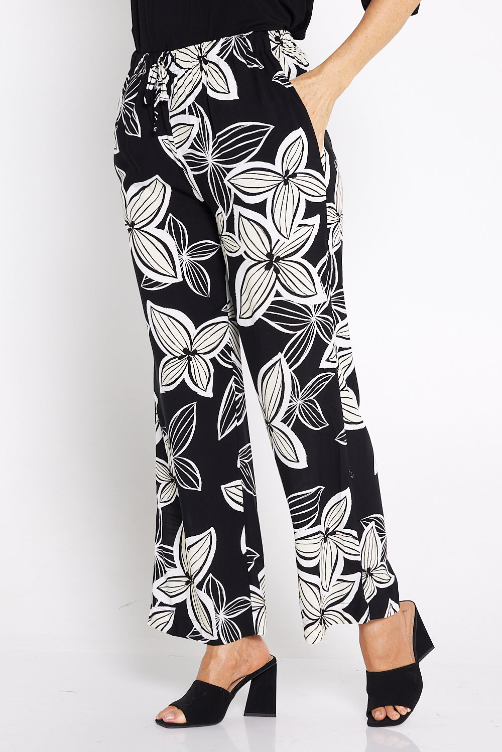 Brinne Pants - Black Flower