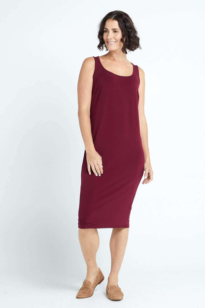 Petra Stretch Slip - Burgundy