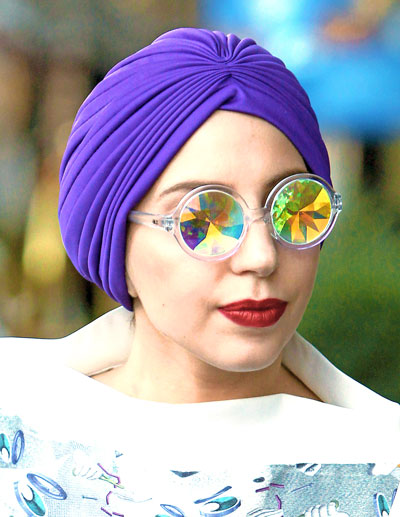 LADYGAGA_H0LES16.jpg?6852125312400842398