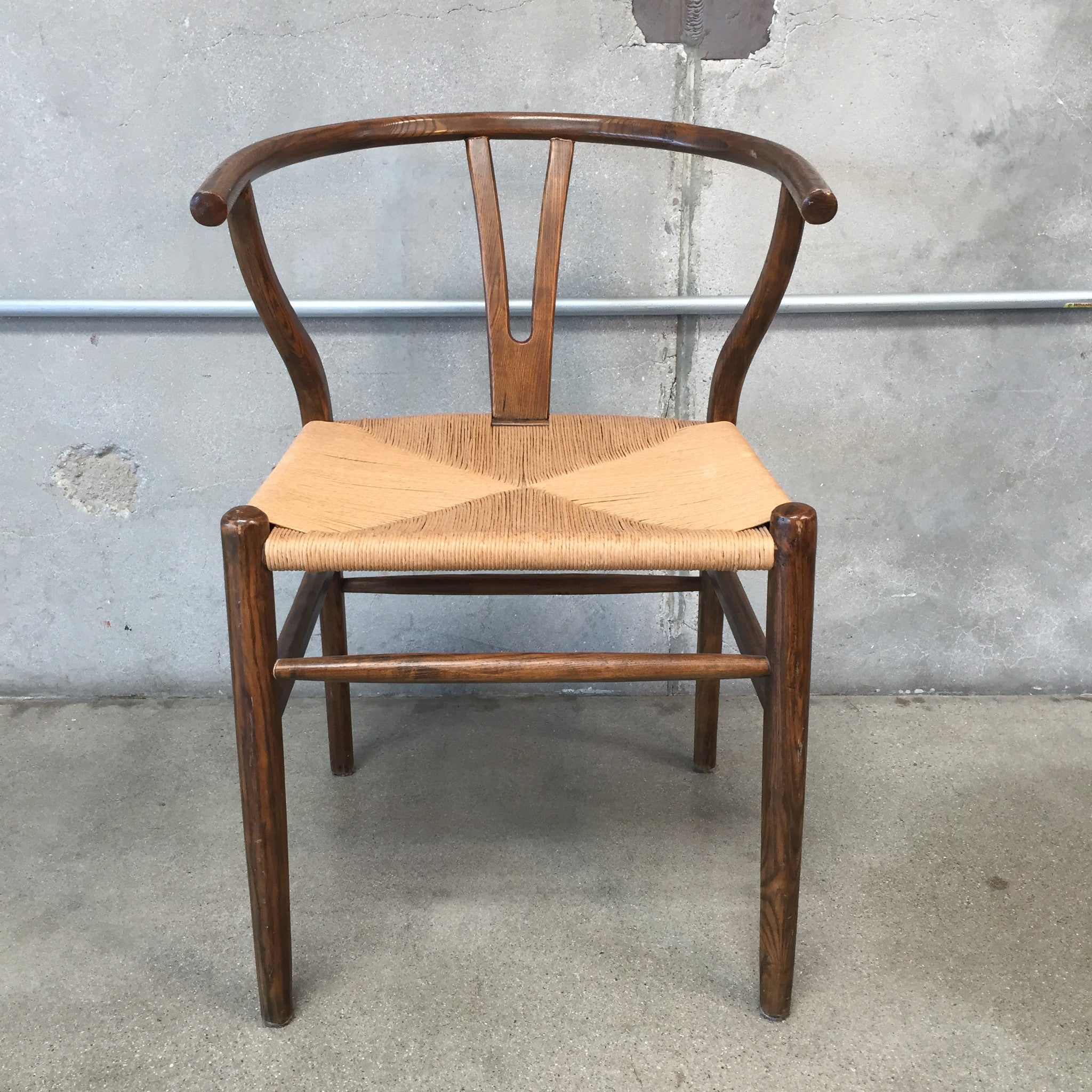 Mid-Century Woven Seat Chair – UrbanAmericana