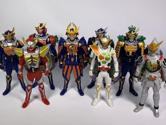 Kamen Rider Gaim: RHS Assorted Vinyl Figure Set | CSTOYS INTERNATIONAL