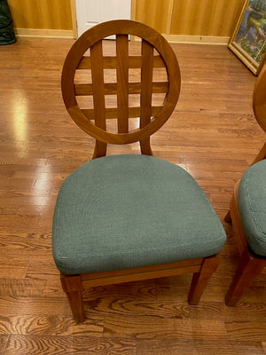 2 “McGuire”门廊柚木椅，绿色靠垫