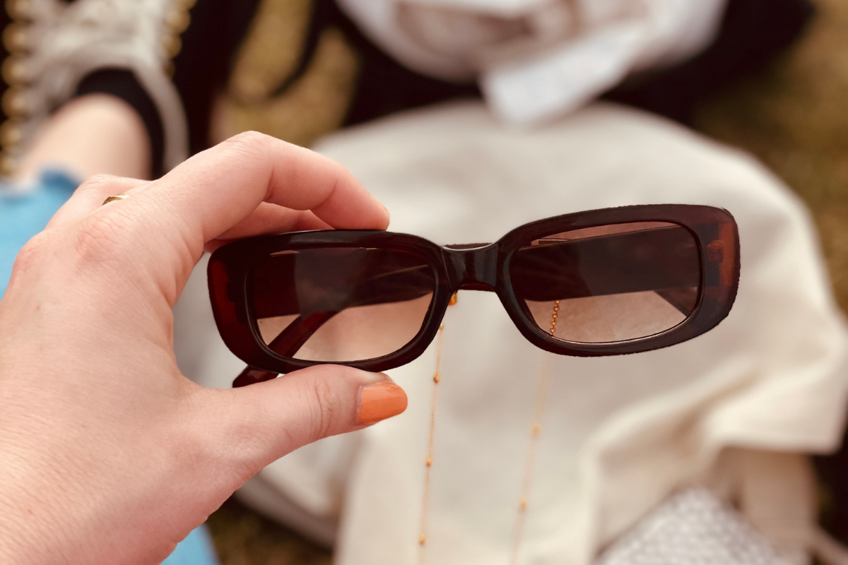 Rechthoekige bruine zonnebril – La lunettes Eyewear Accessoires