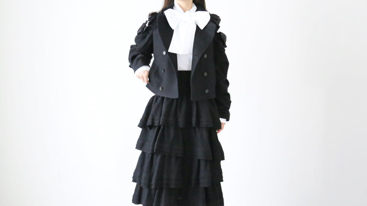 黒タタキSL/朱天黒 noir Kei Ninomiya ショートフリルブラウス