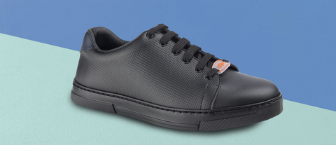 casual black sneaker great for waiters, nurses or anyone wanting the casual look.