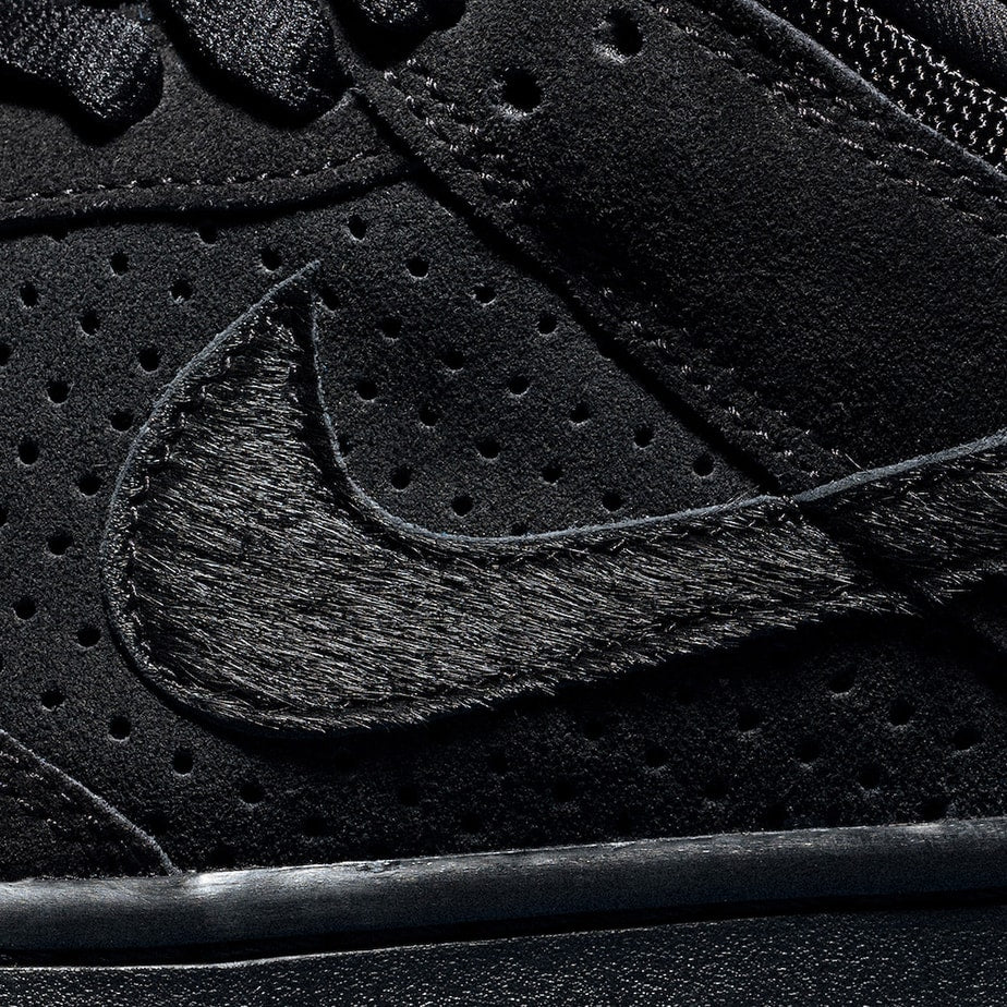 nike sb undefeated black