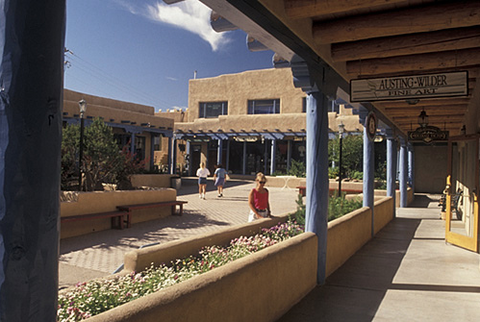 Taos art scene on the Taos Plaza